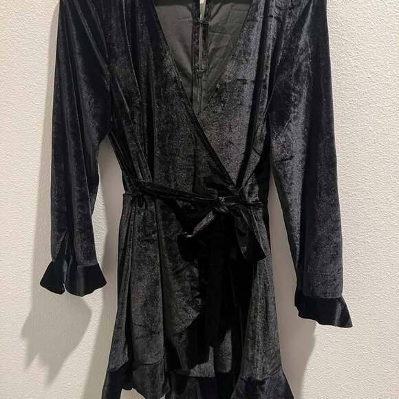 SAYLOR Black Velvet Belted Shorts Jumpsuit Romper - Picture 1 of 6